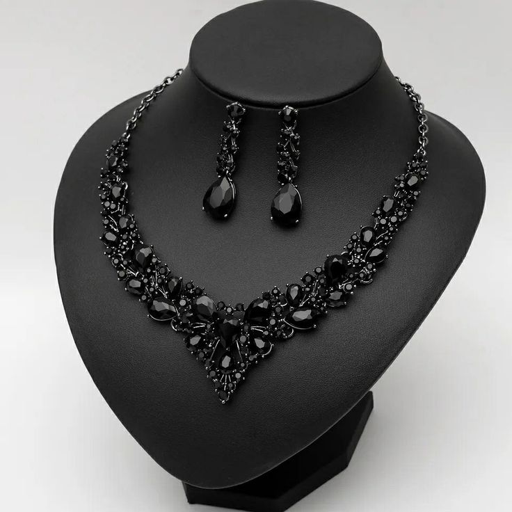 Elegant Black Crystal Necklace & Earring Set